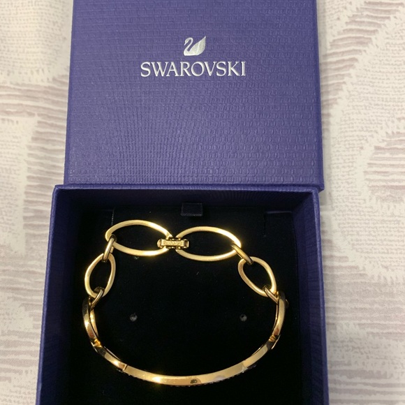 🌸HOST PICK🌸 Swarovski bracelet with crystals - Picture 3 of 7